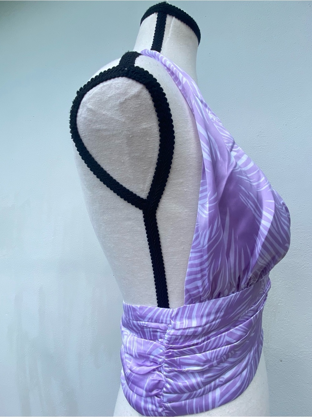 Lovers and Friends Purple & White Print Halter Top Size Small - Picture 2 of 7